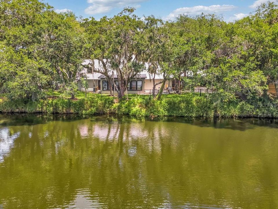 For Sale: $1,100,000 (3 beds, 3 baths, 2427 Square Feet)