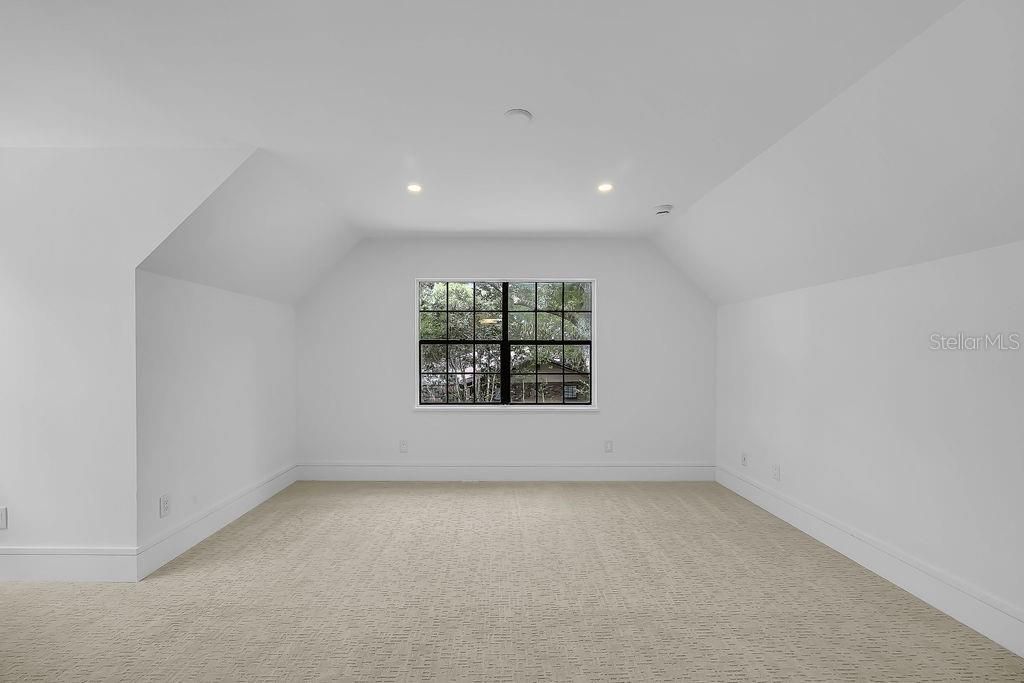 For Sale: $1,100,000 (3 beds, 3 baths, 2427 Square Feet)