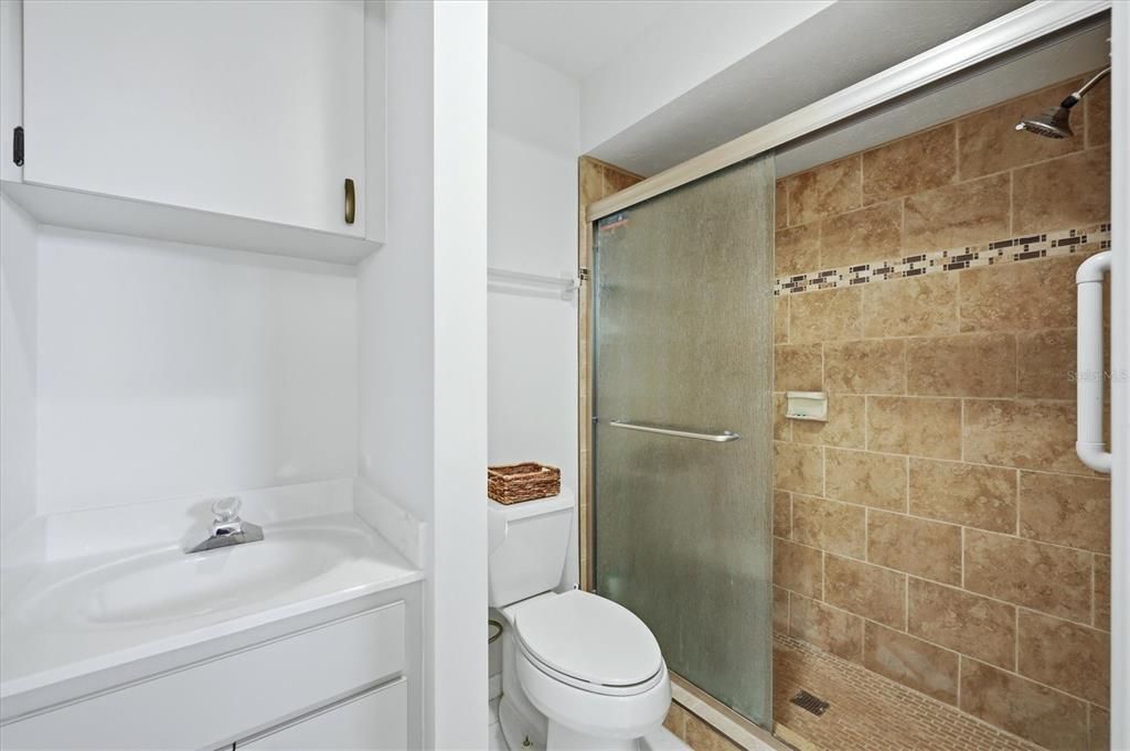 Activo con contrato: $549,990 (3 camas, 2 baños, 2304 Pies cuadrados)