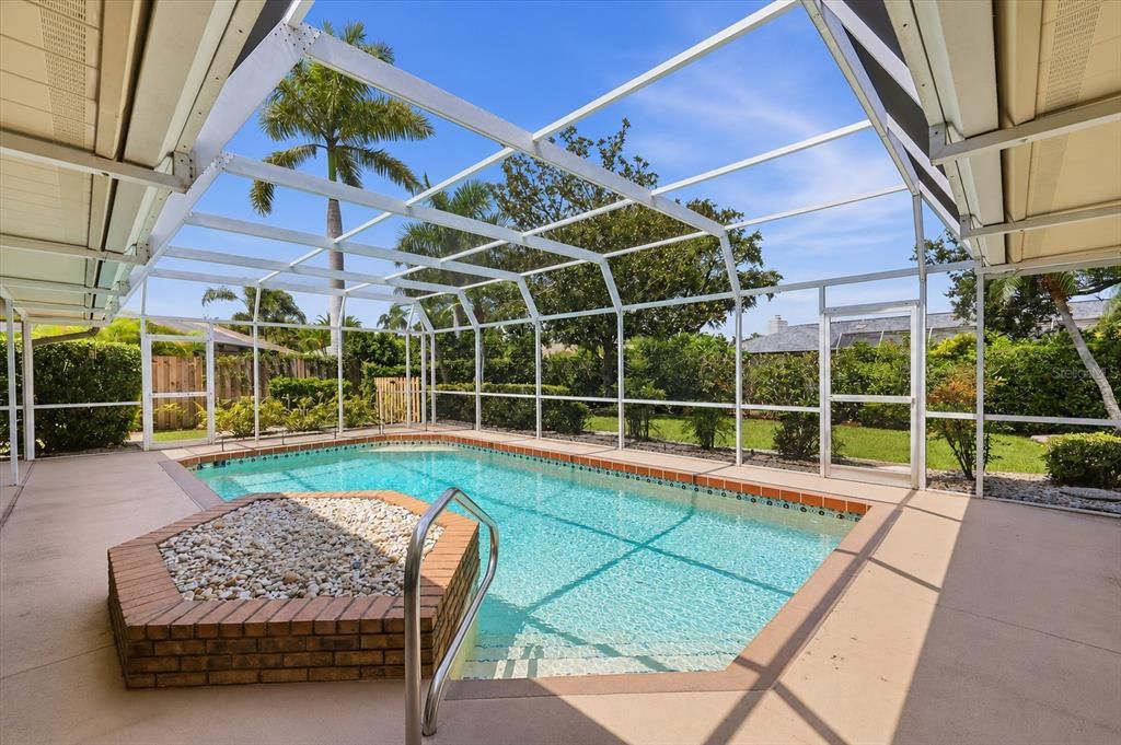 Activo con contrato: $549,990 (3 camas, 2 baños, 2304 Pies cuadrados)