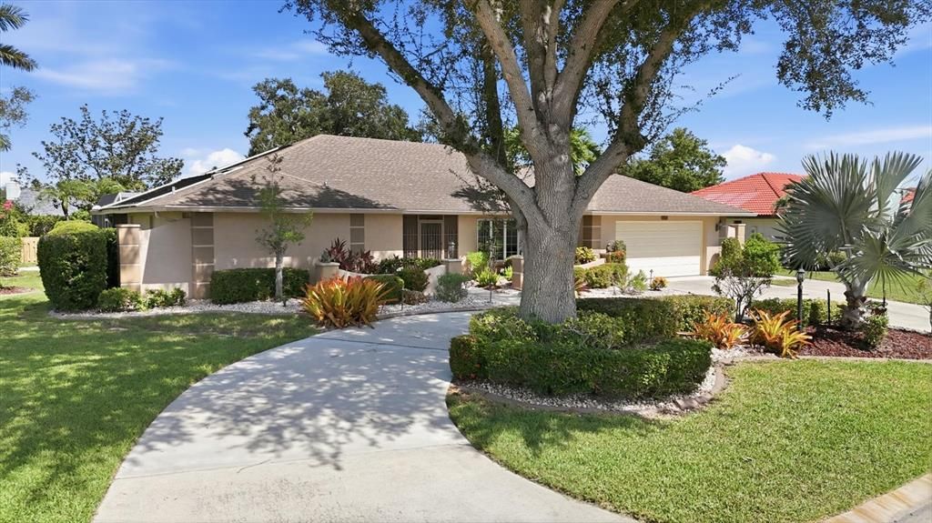 Activo con contrato: $549,990 (3 camas, 2 baños, 2304 Pies cuadrados)