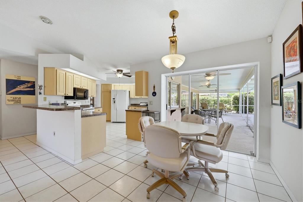 Activo con contrato: $549,990 (3 camas, 2 baños, 2304 Pies cuadrados)