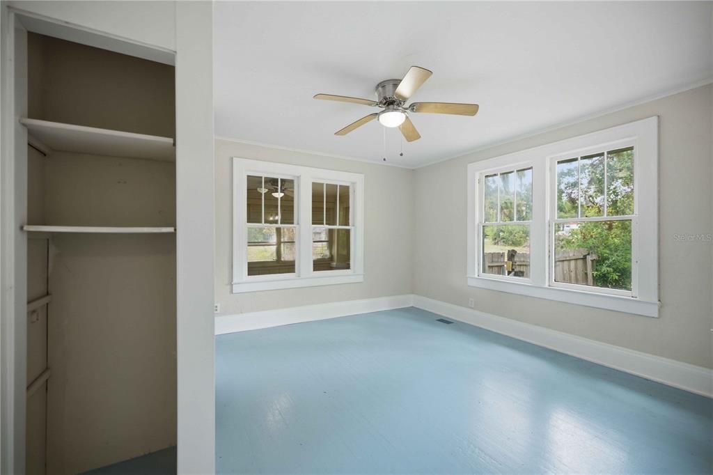 For Sale: $189,900 (3 beds, 2 baths, 1614 Square Feet)