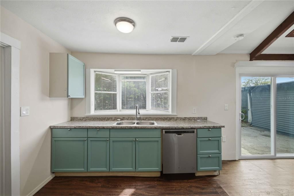 For Sale: $189,900 (3 beds, 2 baths, 1614 Square Feet)