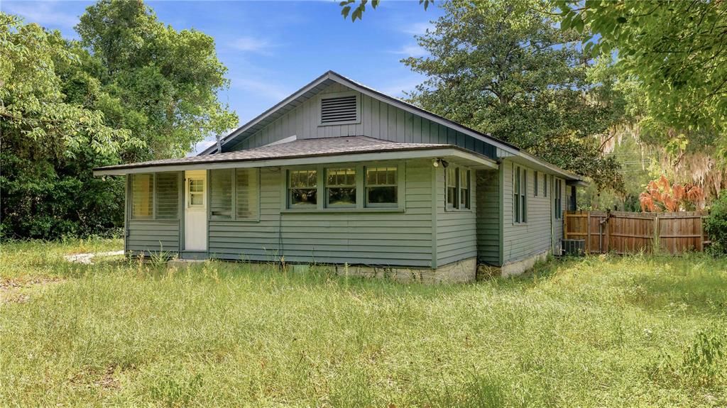 For Sale: $189,900 (3 beds, 2 baths, 1614 Square Feet)