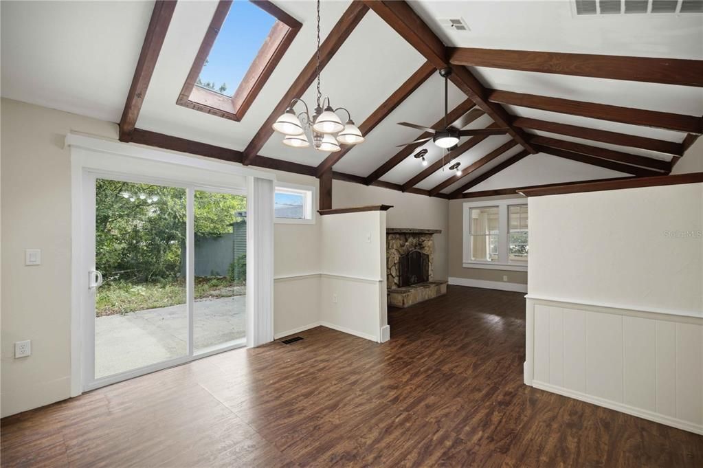 For Sale: $189,900 (3 beds, 2 baths, 1614 Square Feet)