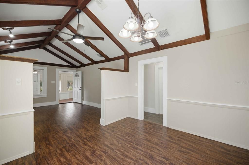 For Sale: $189,900 (3 beds, 2 baths, 1614 Square Feet)