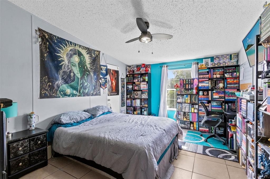For Sale: $319,900 (4 beds, 2 baths, 1800 Square Feet)