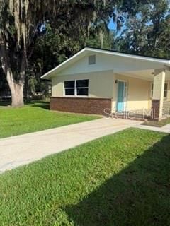 For Sale: $299,999 (3 beds, 2 baths, 1747 Square Feet)