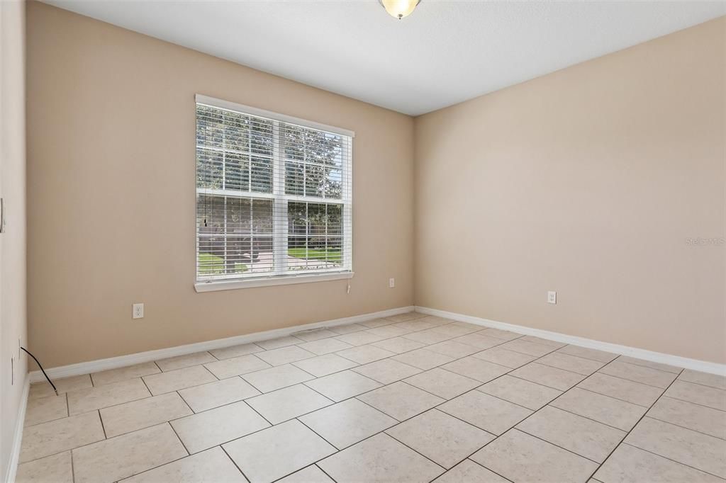 For Sale: $275,000 (3 beds, 2 baths, 1910 Square Feet)
