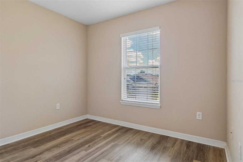 For Sale: $275,000 (3 beds, 2 baths, 1910 Square Feet)