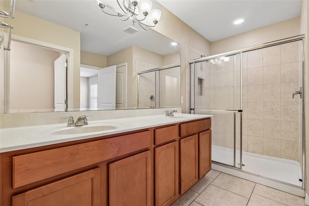 For Sale: $275,000 (3 beds, 2 baths, 1910 Square Feet)