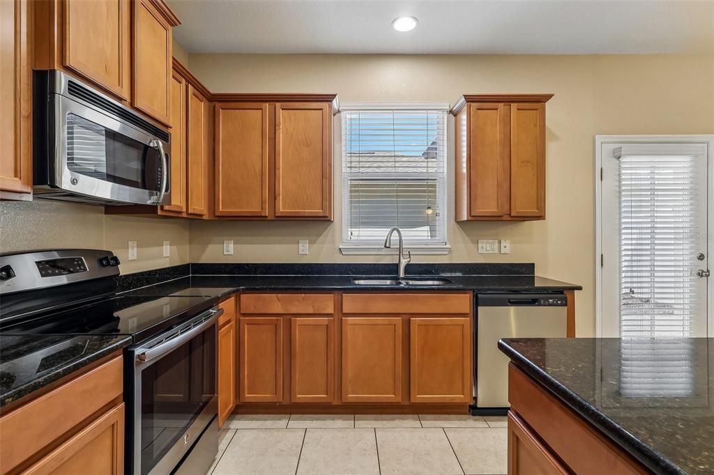 For Sale: $275,000 (3 beds, 2 baths, 1910 Square Feet)