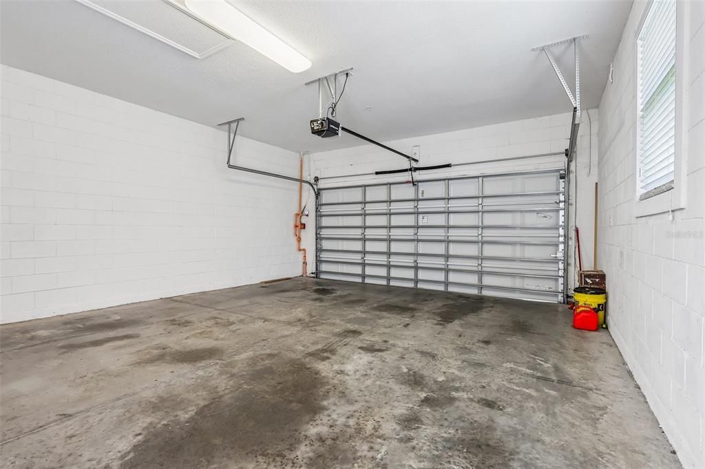 For Sale: $275,000 (3 beds, 2 baths, 1910 Square Feet)