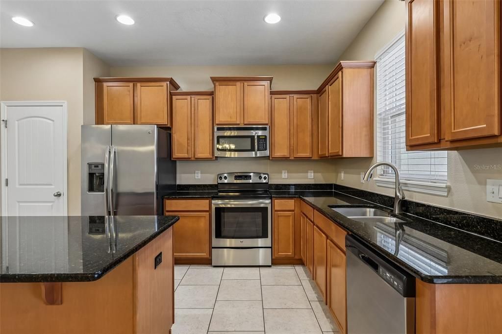 For Sale: $275,000 (3 beds, 2 baths, 1910 Square Feet)