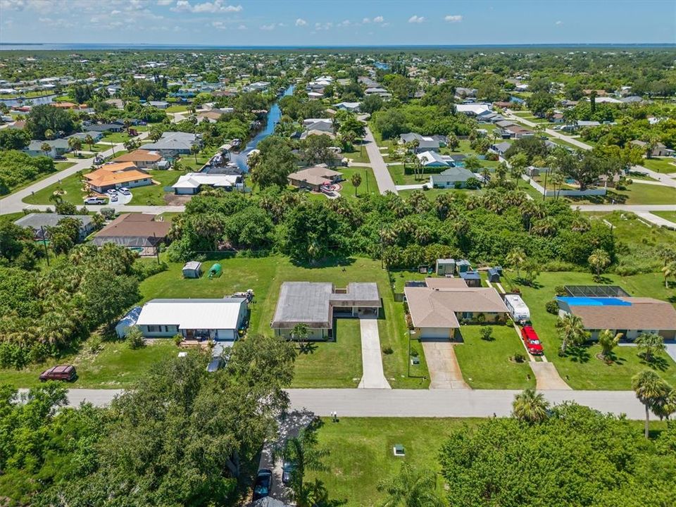 На продажу: $289,900 (3 спален, 2 ванн, 1421 Квадратных фут)