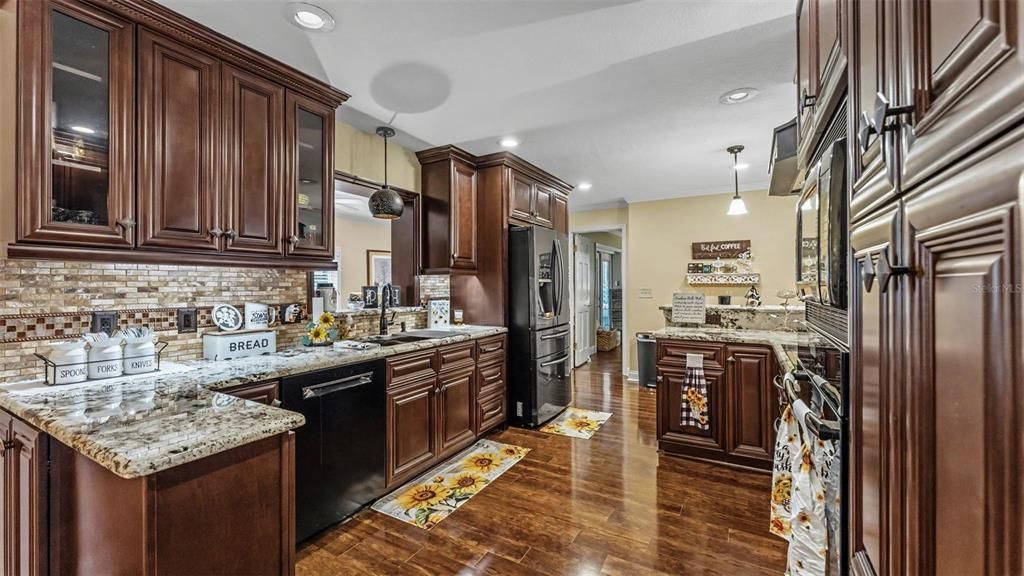En Venta: $459,900 (4 camas, 2 baños, 2470 Pies cuadrados)