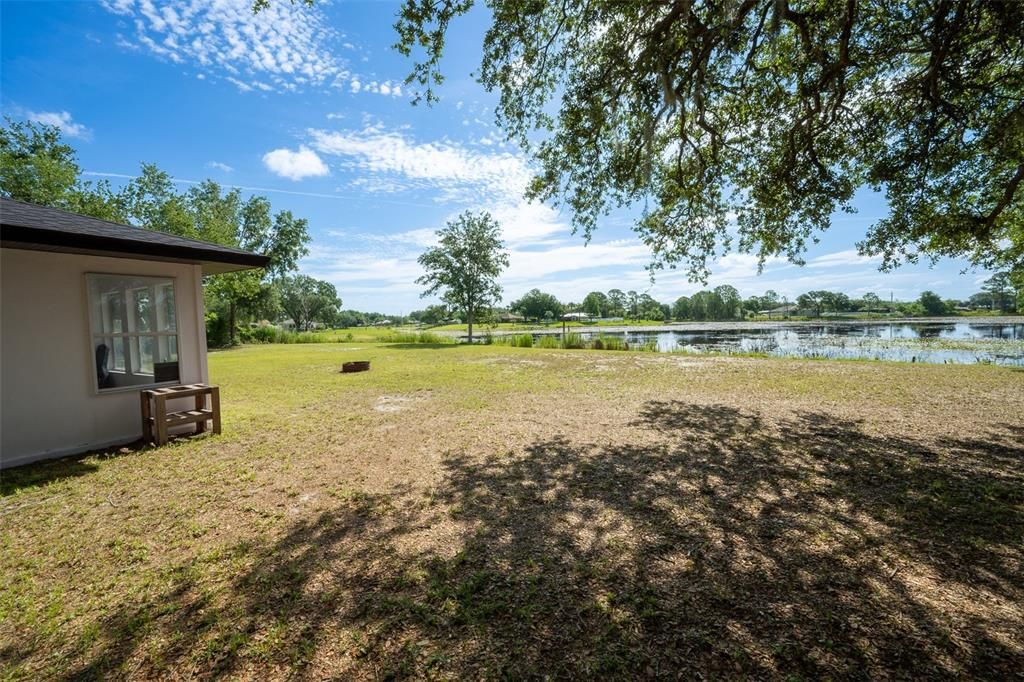 На продажу: $330,000 (4 спален, 2 ванн, 1704 Квадратных фут)