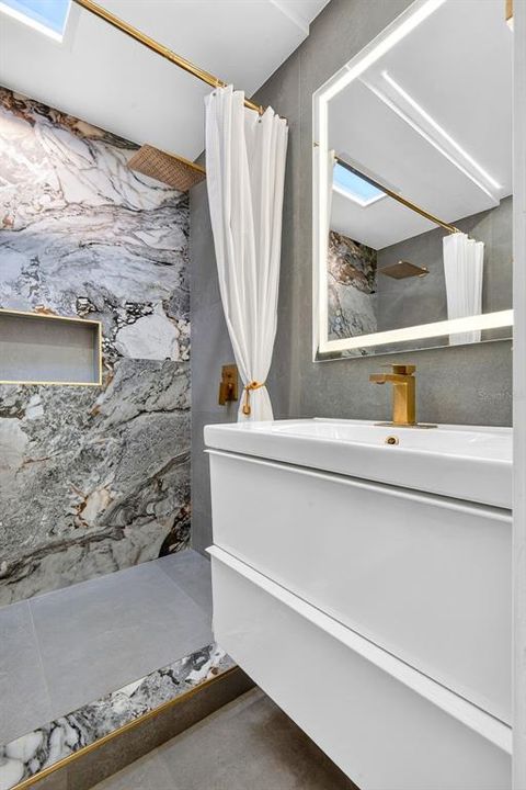 В аренду: $2,500 (2 спален, 1 ванн, 1015 Квадратных фут)