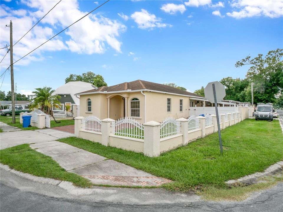 En Venta: $578,900 (3 camas, 2 baños, 1699 Pies cuadrados)
