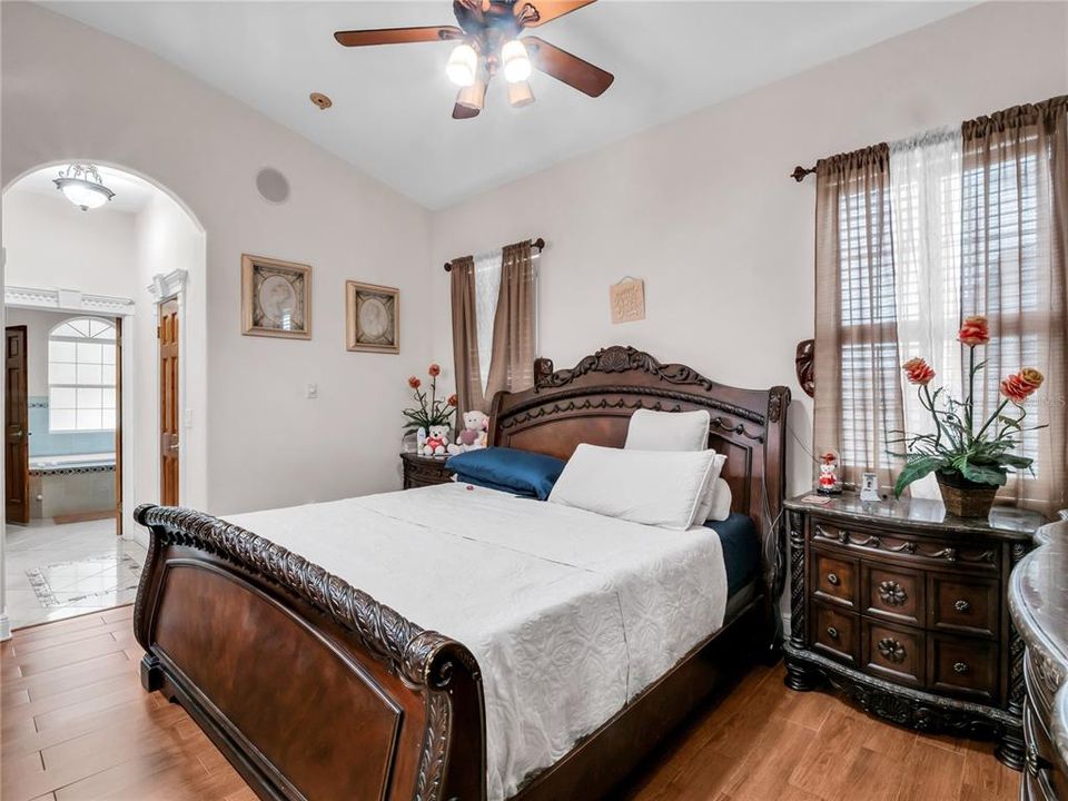 En Venta: $578,900 (3 camas, 2 baños, 1699 Pies cuadrados)