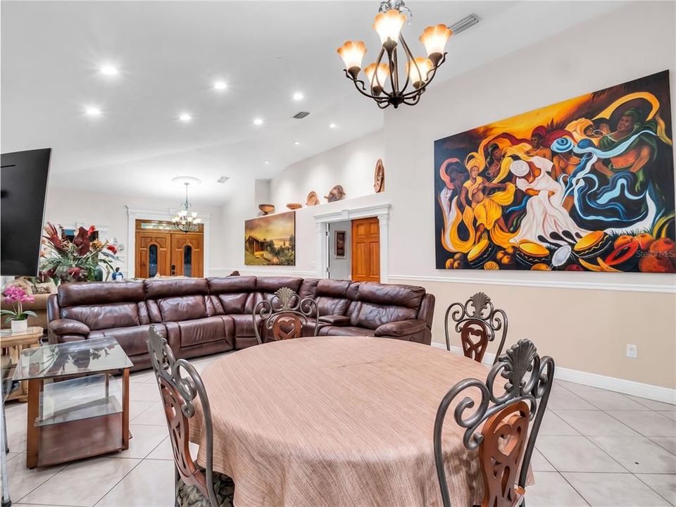 En Venta: $578,900 (3 camas, 2 baños, 1699 Pies cuadrados)