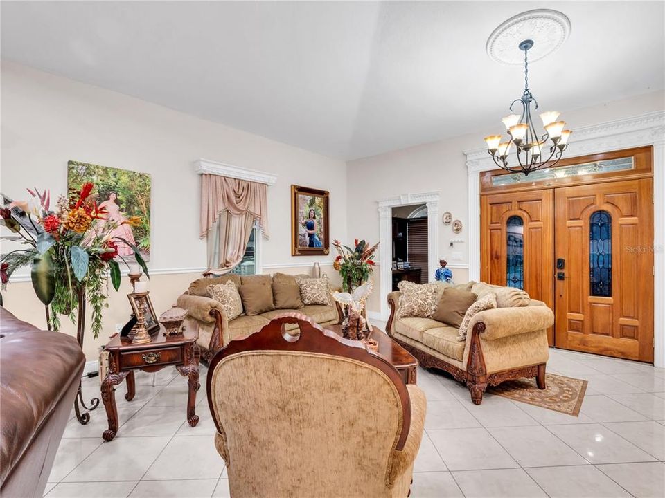 En Venta: $578,900 (3 camas, 2 baños, 1699 Pies cuadrados)