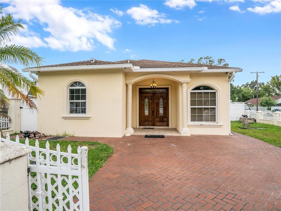 En Venta: $578,900 (3 camas, 2 baños, 1699 Pies cuadrados)