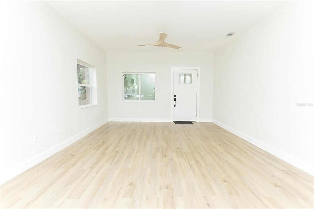 En Venta: $325,000 (3 camas, 2 baños, 1106 Pies cuadrados)