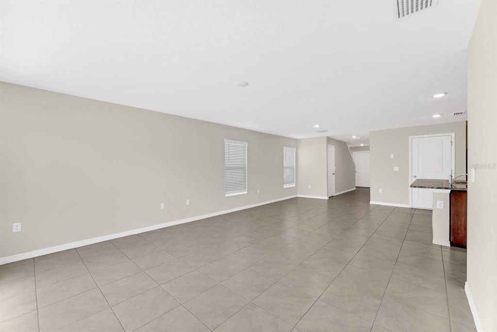 В аренду: $2,795 (5 спален, 3 ванн, 2522 Квадратных фут)