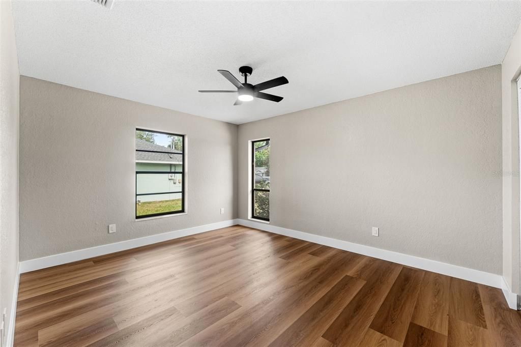 На продажу: $475,000 (3 спален, 2 ванн, 1924 Квадратных фут)