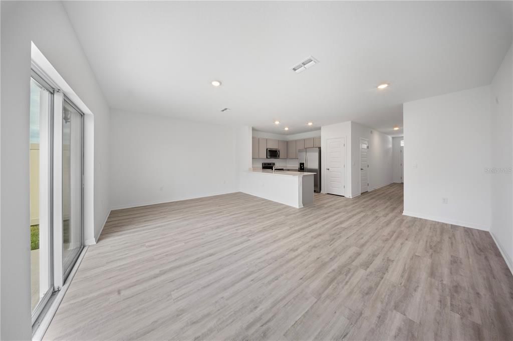 В аренду: $1,975 (3 спален, 2 ванн, 1464 Квадратных фут)