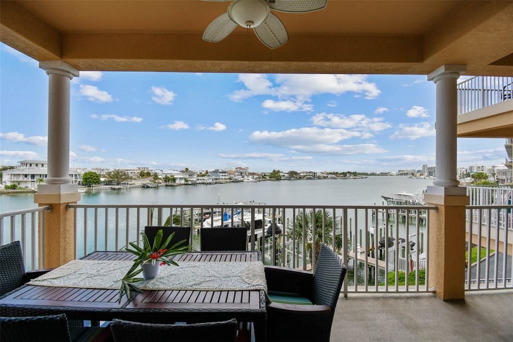 En Venta: $899,000 (3 camas, 2 baños, 1803 Pies cuadrados)