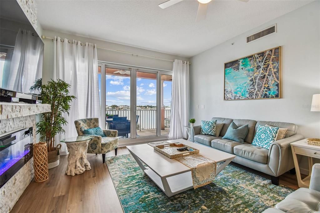 En Venta: $899,000 (3 camas, 2 baños, 1803 Pies cuadrados)
