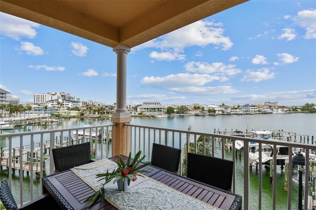 En Venta: $899,000 (3 camas, 2 baños, 1803 Pies cuadrados)