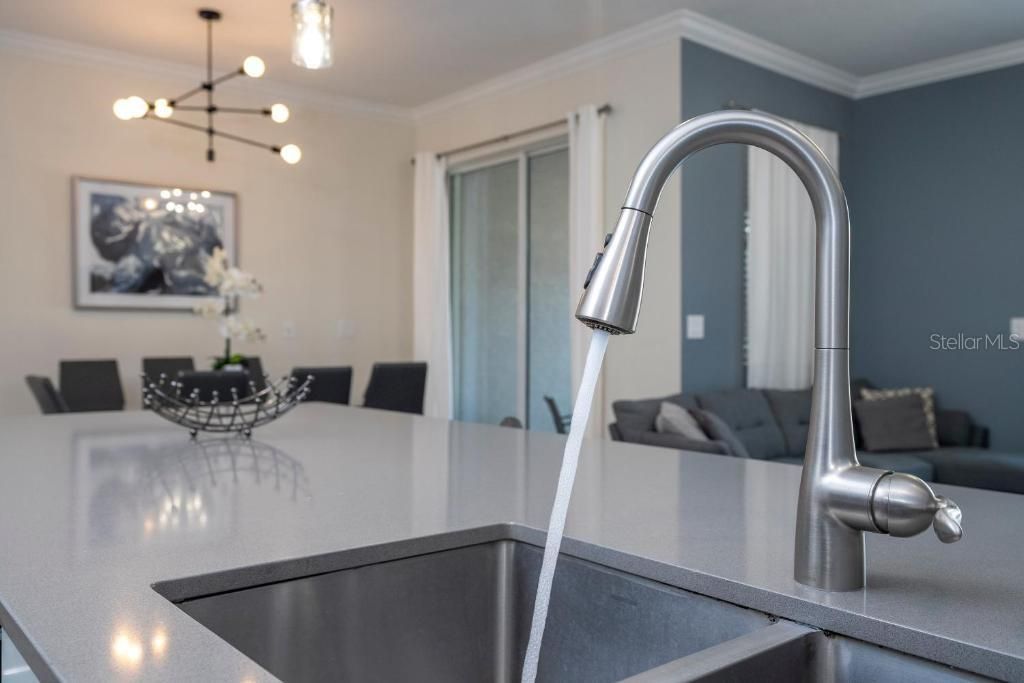 En Venta: $459,500 (4 camas, 3 baños, 1914 Pies cuadrados)