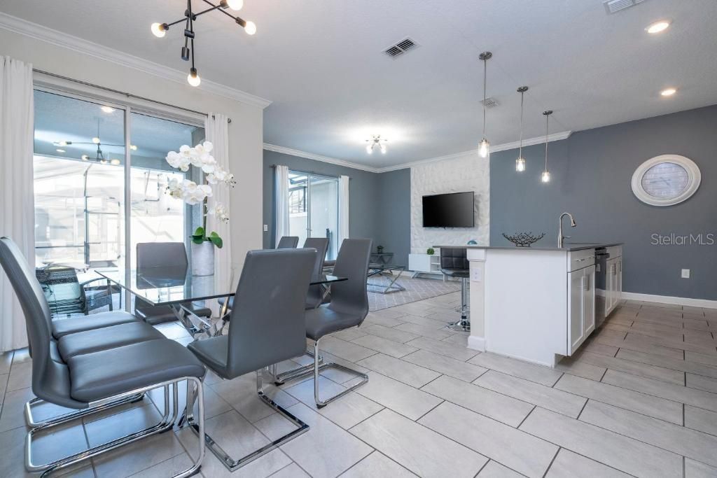 En Venta: $459,500 (4 camas, 3 baños, 1914 Pies cuadrados)