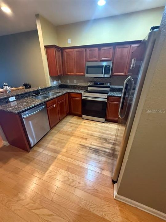 В аренду: $2,499 (3 спален, 2 ванн, 1749 Квадратных фут)