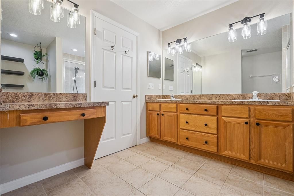 На продажу: $459,900 (3 спален, 2 ванн, 1793 Квадратных фут)