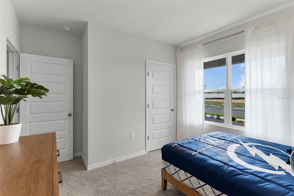 Activo con contrato: $344,990 (4 camas, 2 baños, 1828 Pies cuadrados)