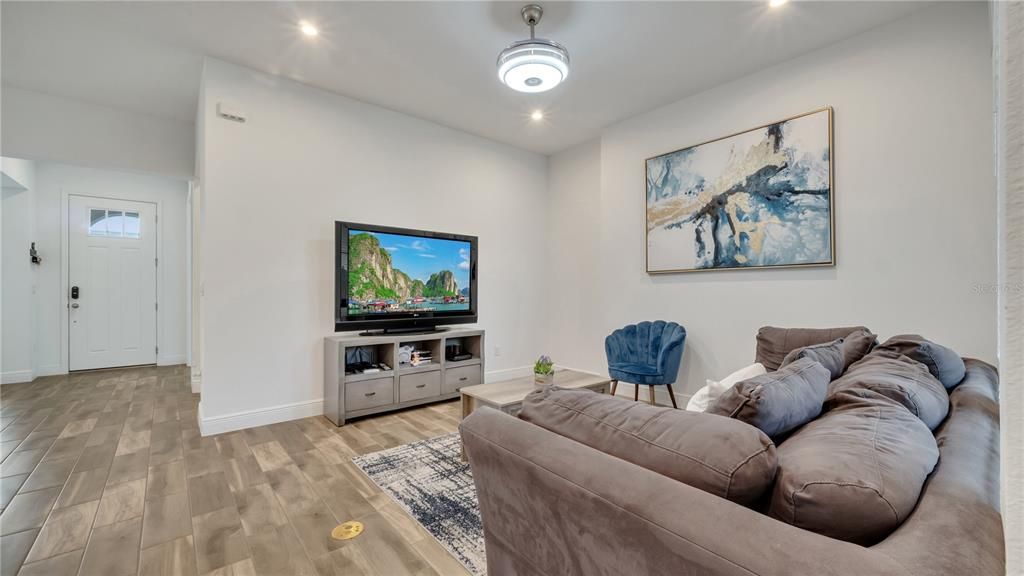 For Rent: $4,500 (3 beds, 2 baths, 2266 Square Feet)