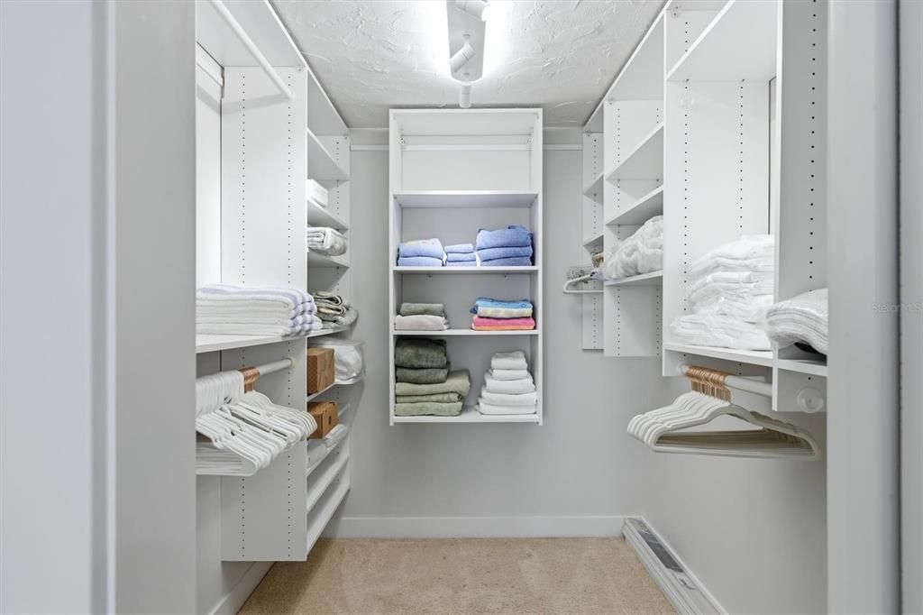 В аренду: $7,500 (2 спален, 2 ванн, 1314 Квадратных фут)