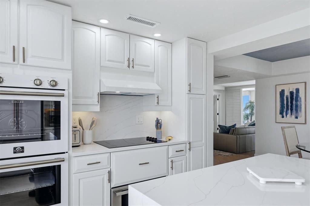 В аренду: $7,500 (2 спален, 2 ванн, 1314 Квадратных фут)