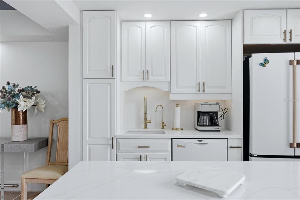 В аренду: $7,500 (2 спален, 2 ванн, 1314 Квадратных фут)