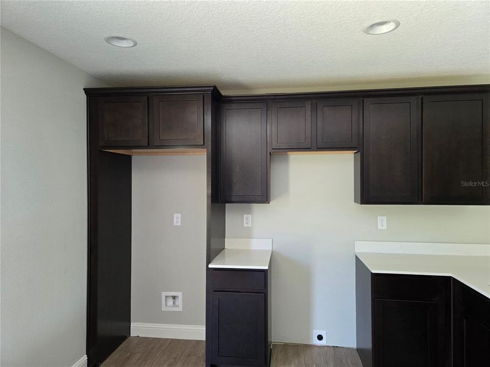 For Sale: $283,000 (4 beds, 2 baths, 1347 Square Feet)