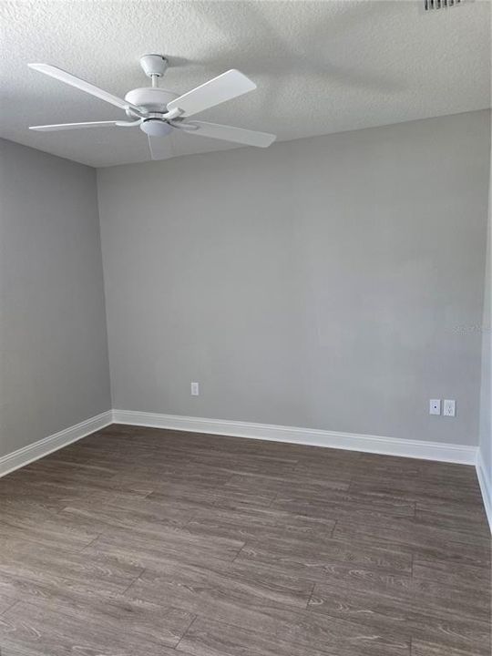 For Sale: $283,000 (4 beds, 2 baths, 1347 Square Feet)