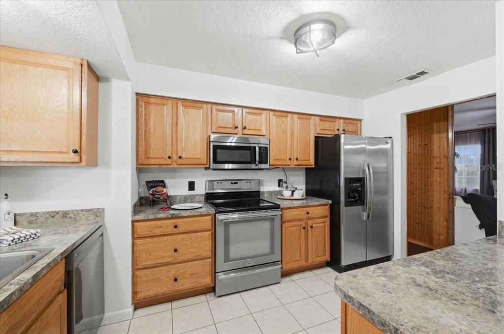 En Venta: $439,900 (3 camas, 2 baños, 1643 Pies cuadrados)