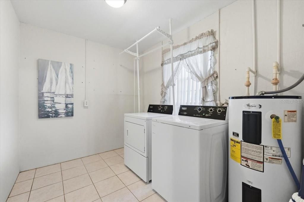 En Venta: $439,900 (3 camas, 2 baños, 1643 Pies cuadrados)
