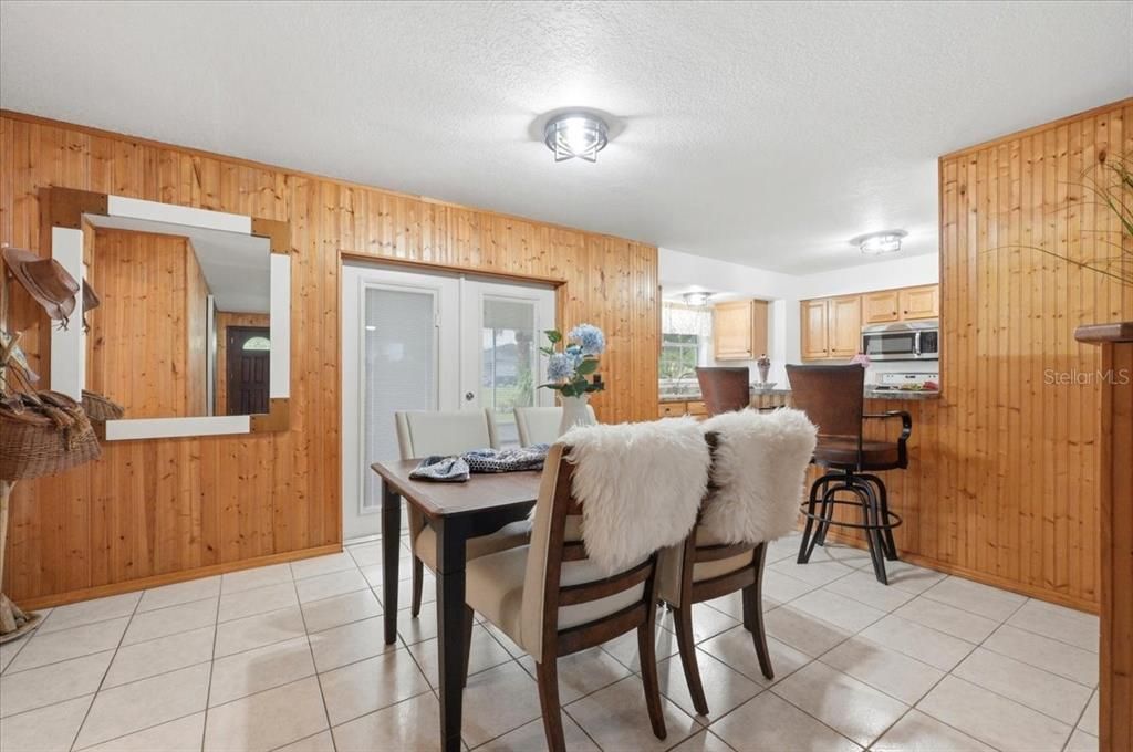 En Venta: $439,900 (3 camas, 2 baños, 1643 Pies cuadrados)