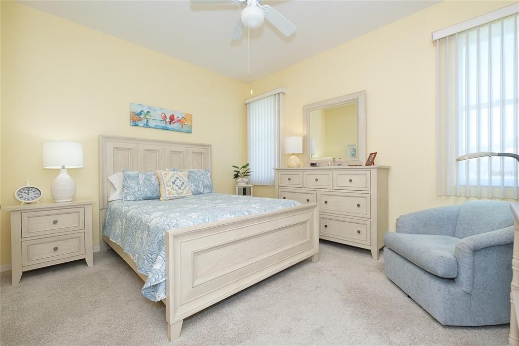 For Sale: $345,000 (2 beds, 2 baths, 1405 Square Feet)